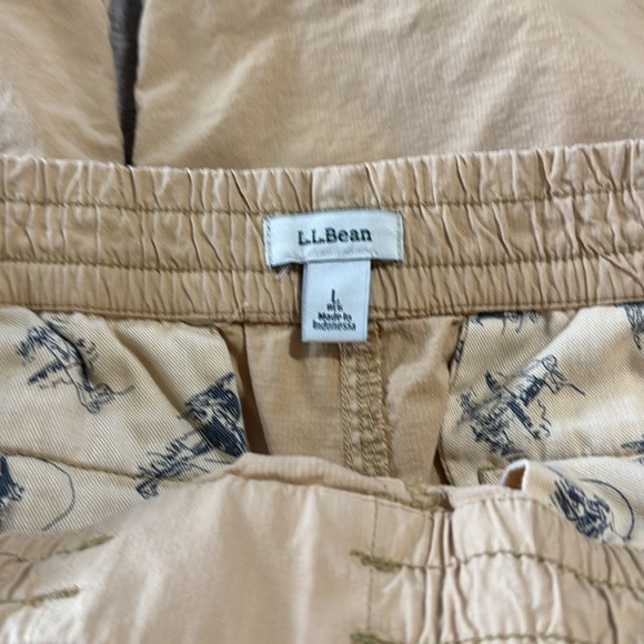 L.L. Bean Woman’s Pull on Ripstop Drawstring Khaki Ankle Pants - Picture 5 of 11